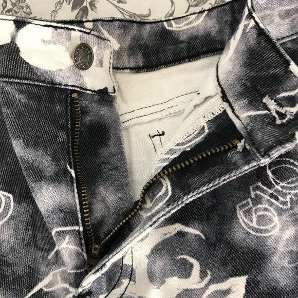 💀Haunted Themed Jeans | Blk/Wht | Small - Picture 10 of 13